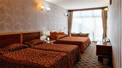 اتاق چهار تخته هتل پارسیان سوئیت اصفهان